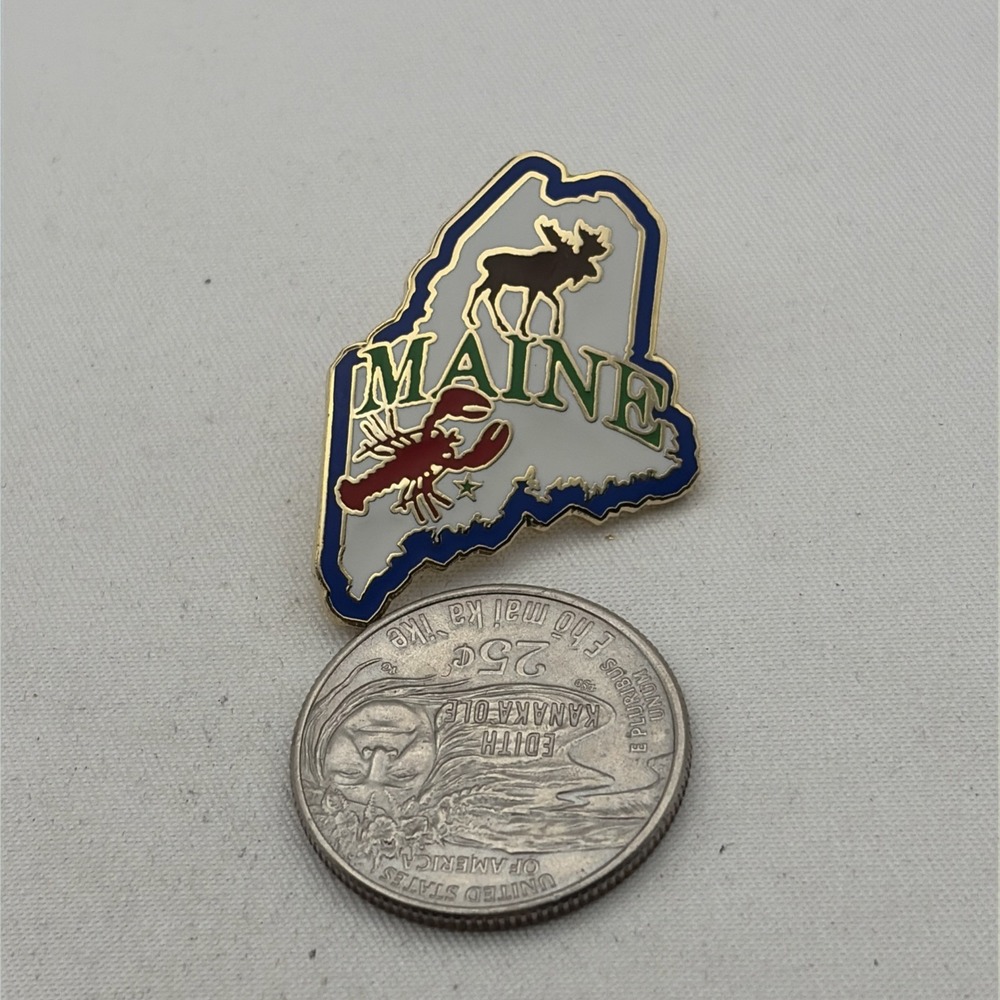 Maine State Outline Moose Lobster United States Of America Lapel Hat Pin - Picture 2 of 3